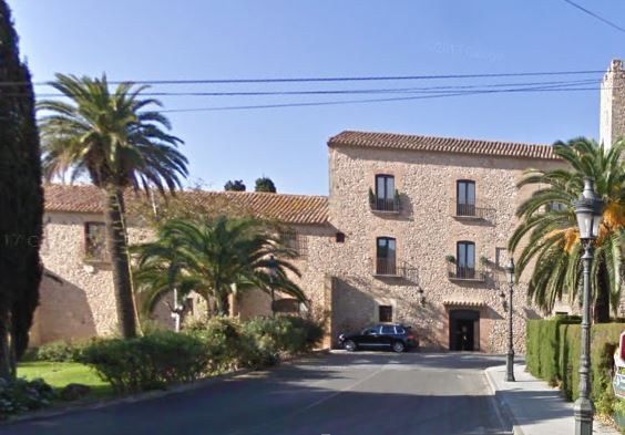 Vista d'un carrer de la urbanització Urcavisa